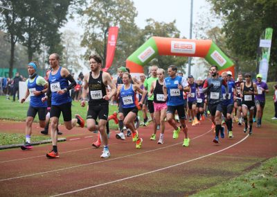 Momentaufnahme des Feldes wenige Sekunden nach dem Start des Schweiger Forstlaufs 2024